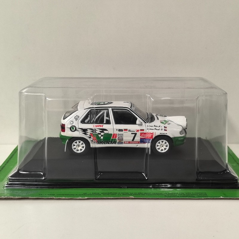 Diecast IXO 1:43 Scale SKODA F - Model Kit Cars recension och pris