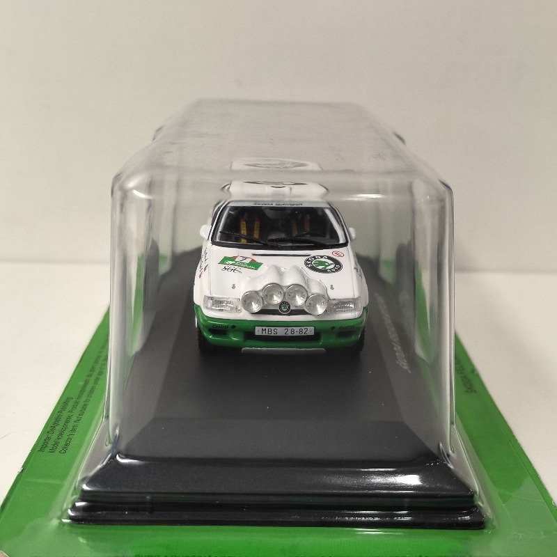 Diecast IXO 1:43 Scale SKODA F - Model Kit Cars recension och pris