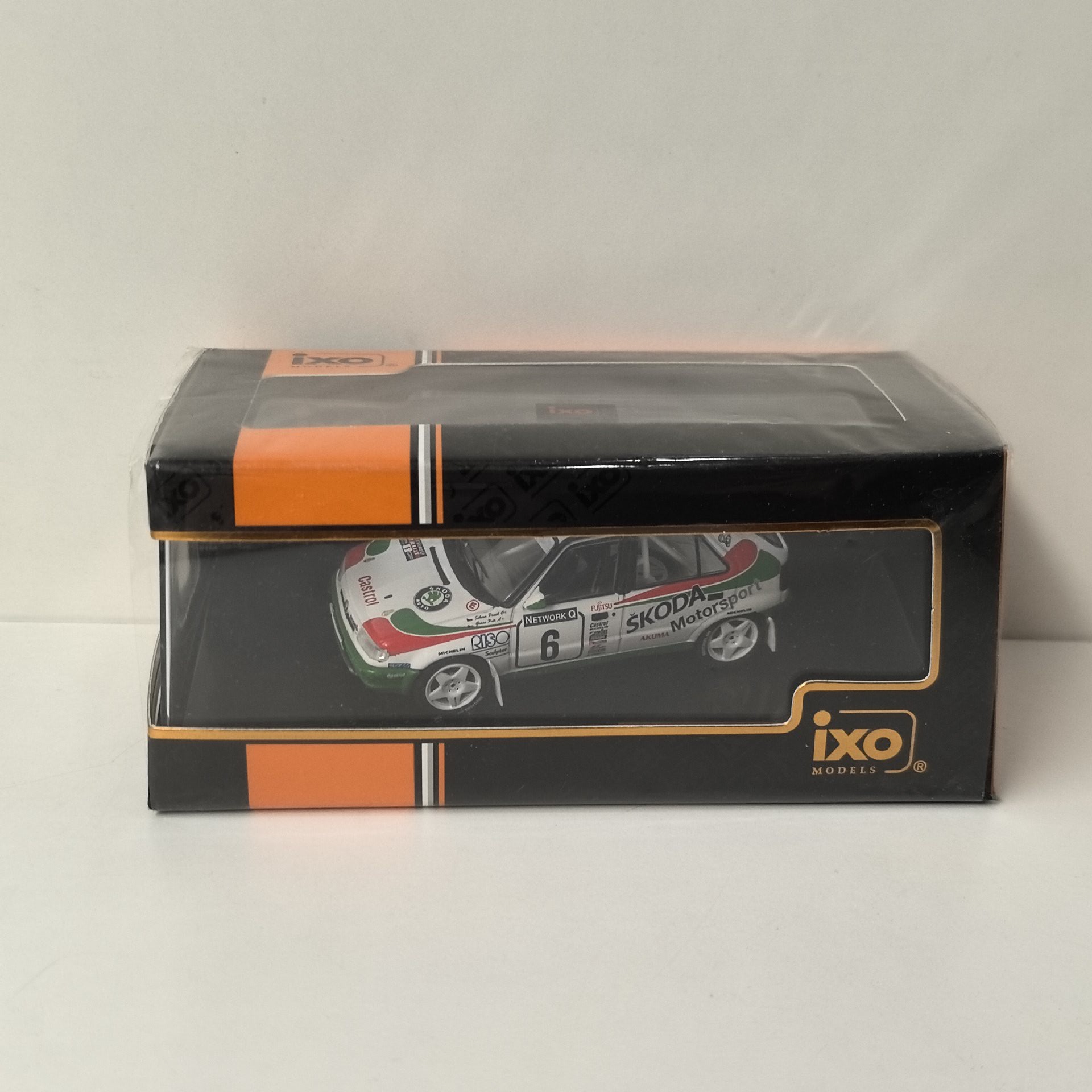 Diecast IXO 1/43 Scale SKODA F - Model Kit Cars recension och pris