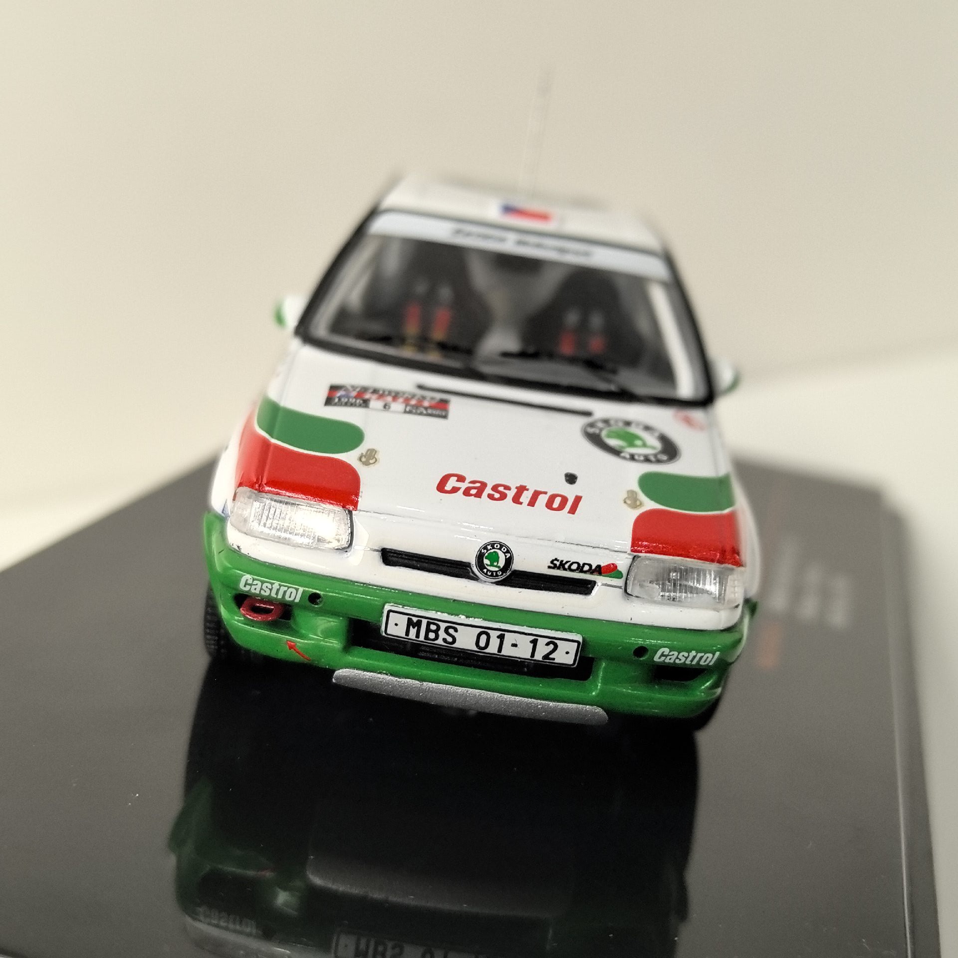 Diecast IXO 1/43 Scale SKODA F - Model Kit Cars recension och pris