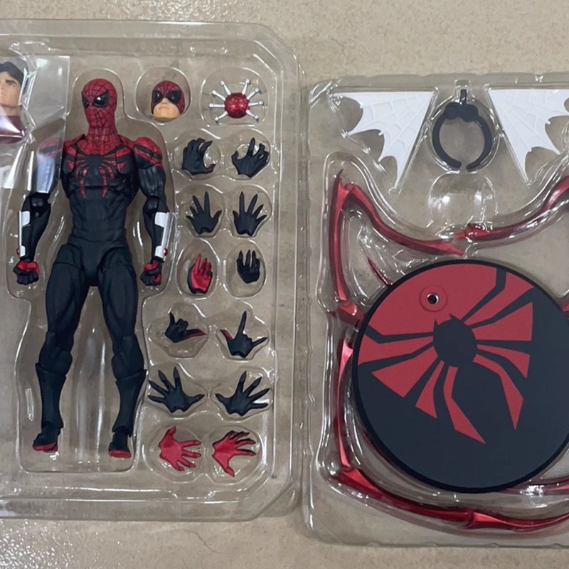 Hot Toys Superior Spider-Man M - Model Kit Thousand Sunny recension och pris