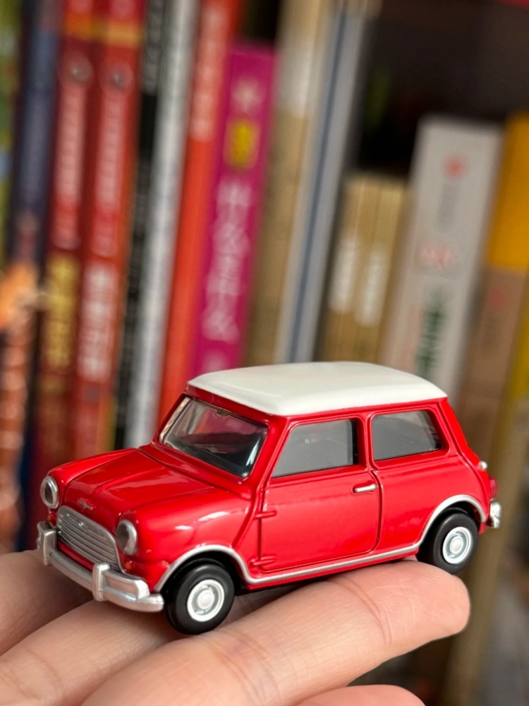 TOMY Premium Black Box 1:12 Sc - Model Kit Bmw recension och pris